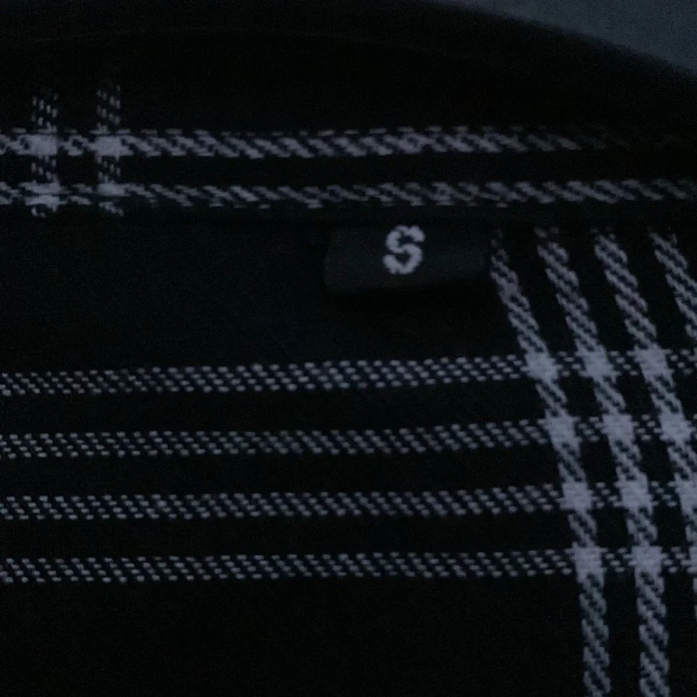 Men’s Flannel B&W - Small - Picture 2 of 3